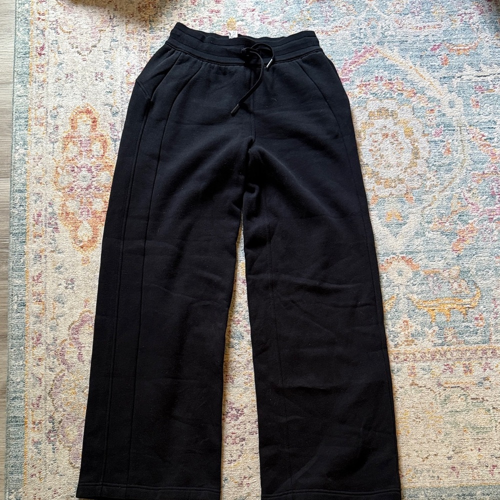 lululemon brand new Black Joggers